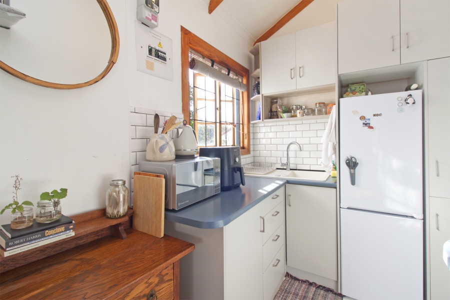 To Let 1 Bedroom Property for Rent in Capri Western Cape